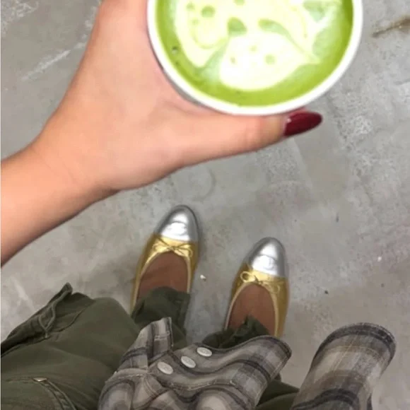 Chanel 26X Holiday Flats Gold & Silver | Size 36.5 - Picture 12 of 15